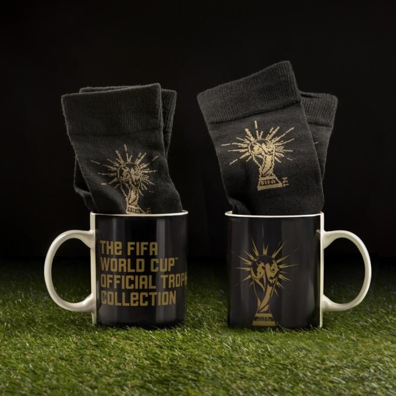 Set taza y calcetines paladone fifa